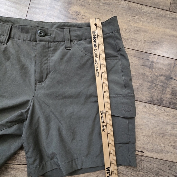 Eddie Bauer Olive Green Women's Size 10 Cargo Shorts, Polyester, Spandex - Picture 4 of 10